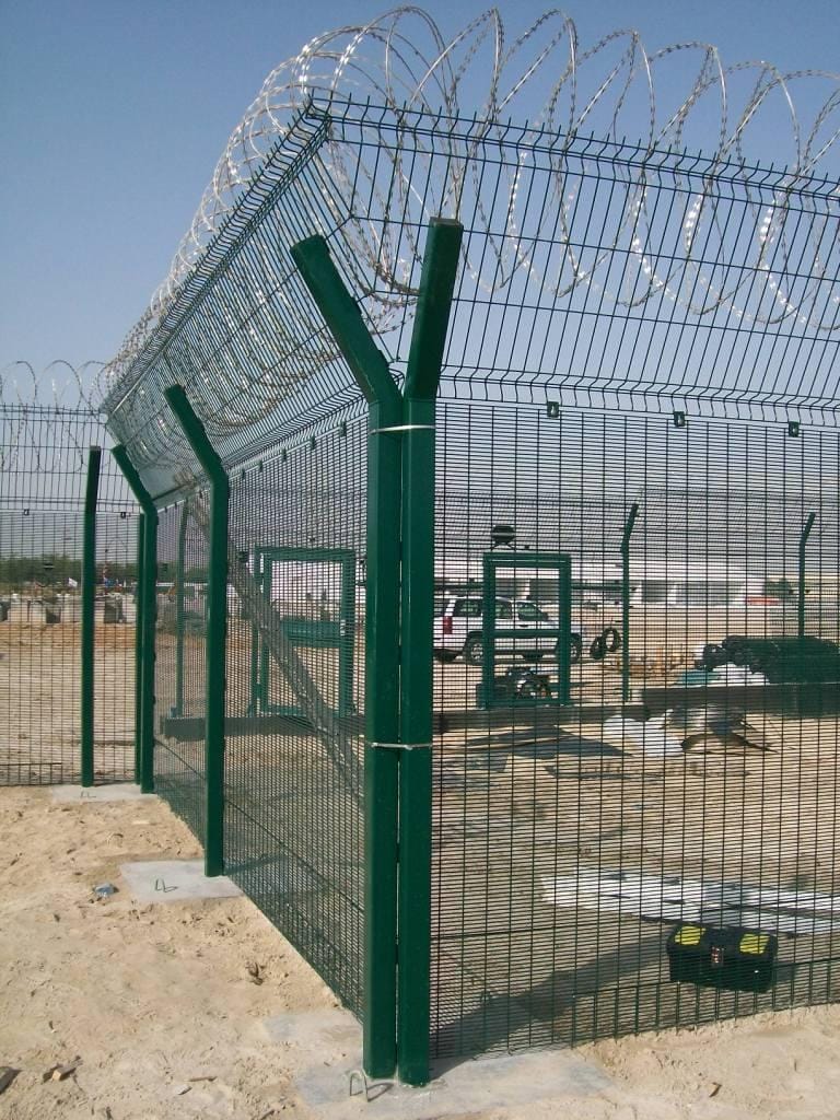 Welded wire mesh fence Welded wire mesh fence